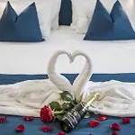 ゲストハウス ハイダウェイ【大人専用】