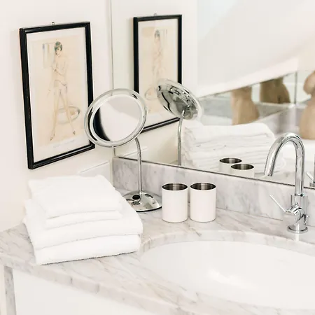 하이드어웨이 - 성인 전용 게스트하우스 3*