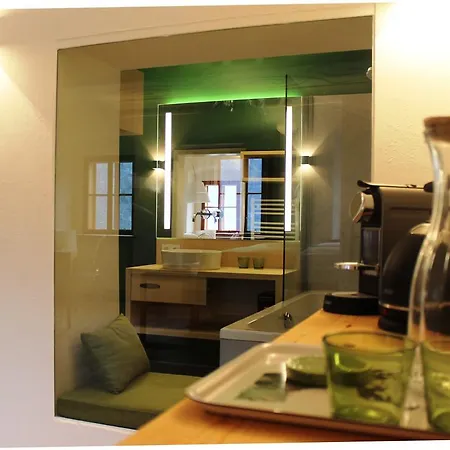 게스트하우스 하이드어웨이 - 성인 전용 3*