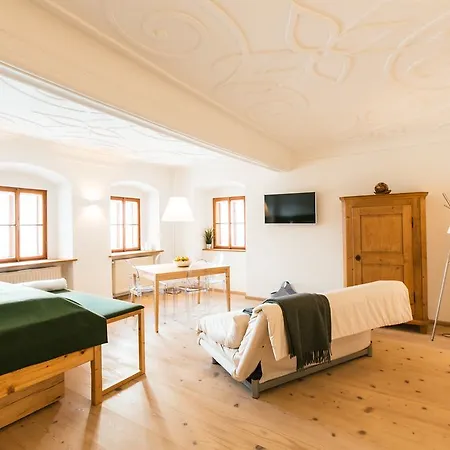 Hallstatt Hideaway - Adults Only 4*